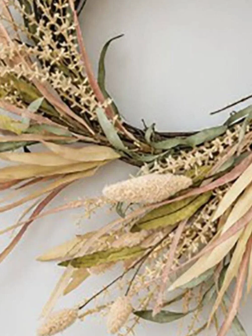 NWT Cream and Natural Wreath